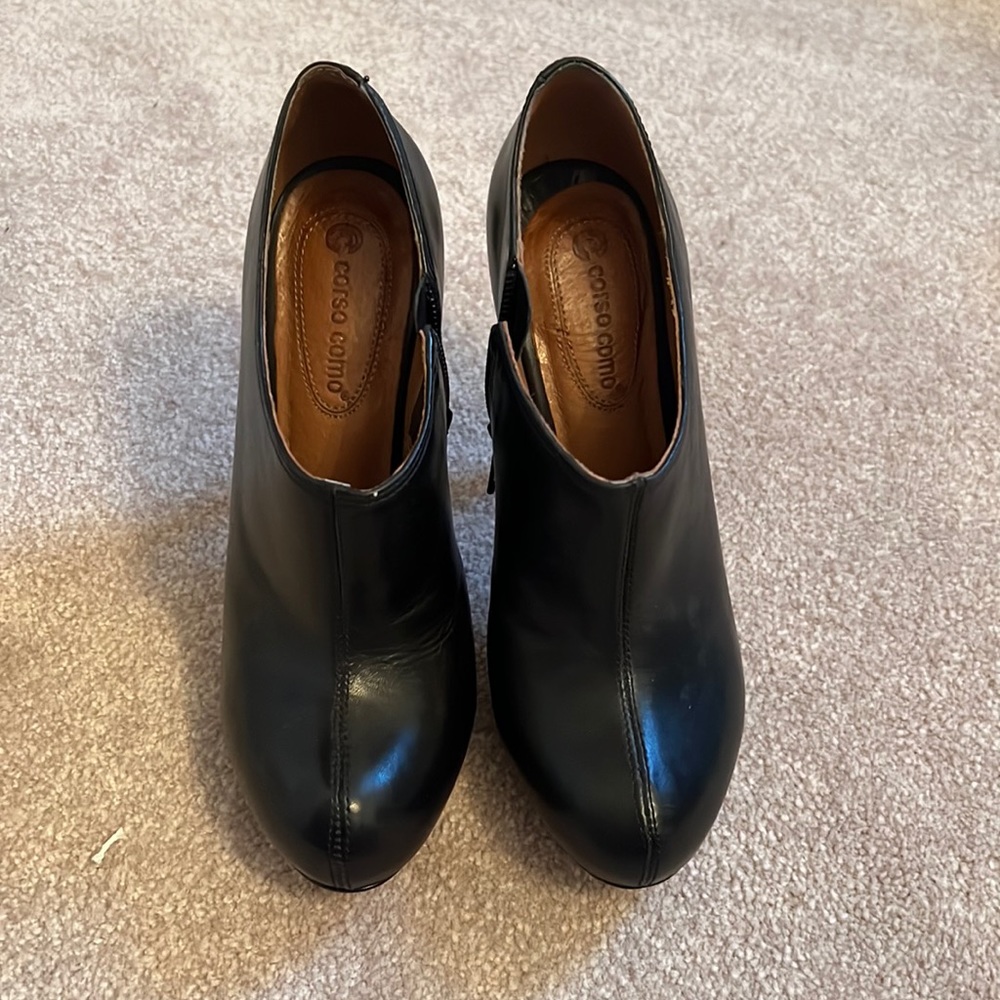 Cute platform booties black leather